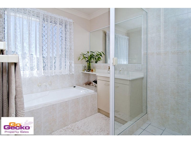 130 Streisand Drive, Mcdowall QLD 4053