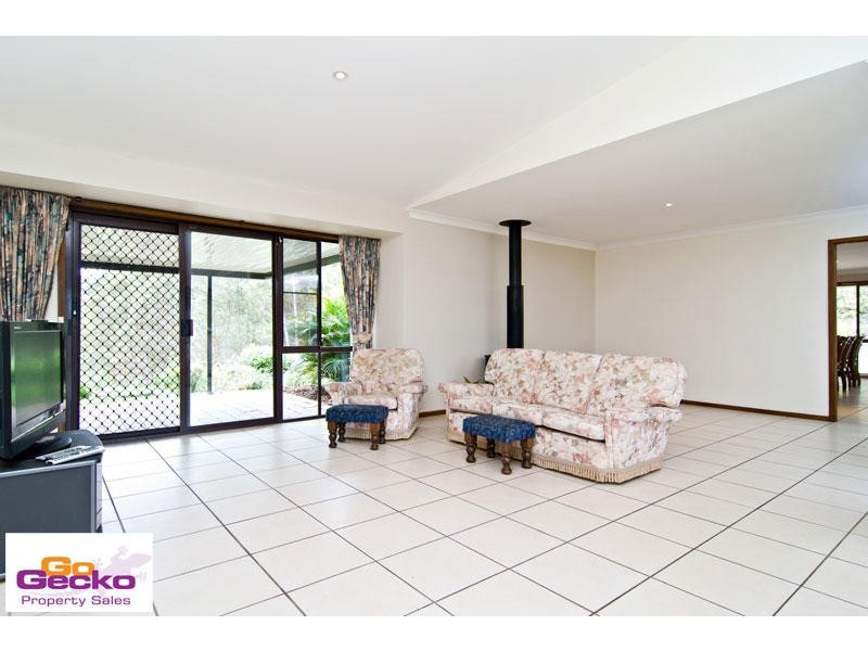 1 Benjamin Close, Samford QLD 4520