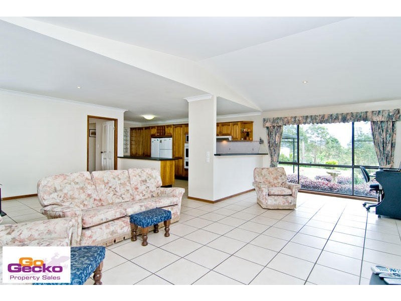 1 Benjamin Close, Samford QLD 4520