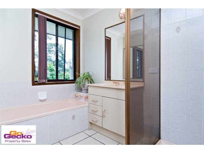 1 Benjamin Close, Samford QLD 4520