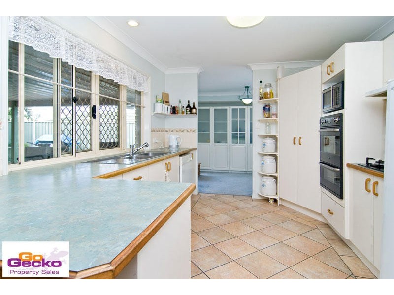 3 Hawkes Avenue, Arana Hills QLD 4054