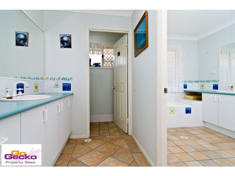 3 Hawkes Avenue, Arana Hills QLD 4054