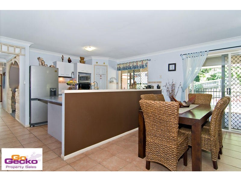 8 Woodbeck Court, Ferny Hills QLD 4055