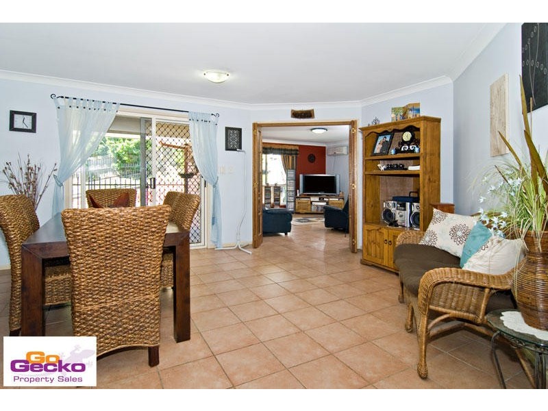 8 Woodbeck Court, Ferny Hills QLD 4055