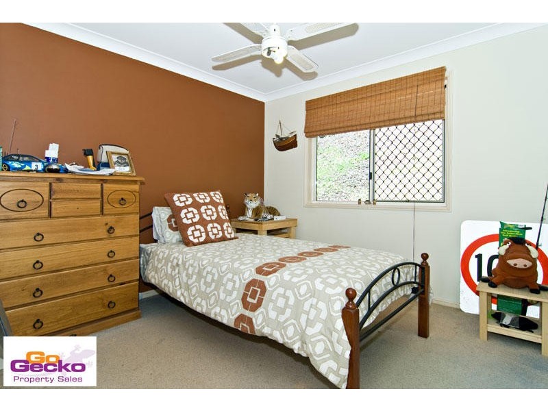 8 Woodbeck Court, Ferny Hills QLD 4055