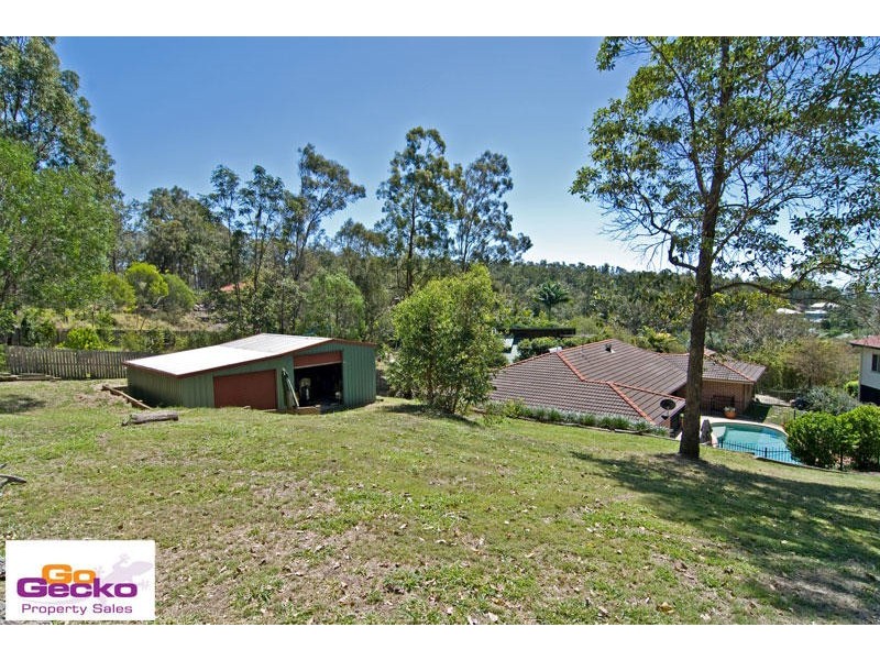 8 Woodbeck Court, Ferny Hills QLD 4055