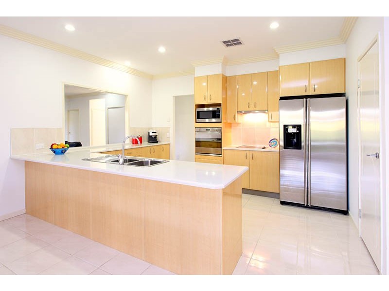 22 Ascot Crescent, Samford QLD 4520