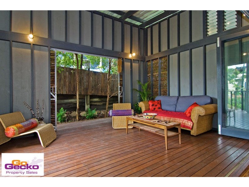 8 Bluewood Court, Ferny Hills QLD 4055