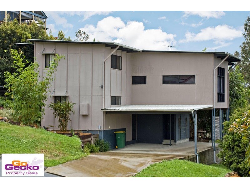 8 Bluewood Court, Ferny Hills QLD 4055