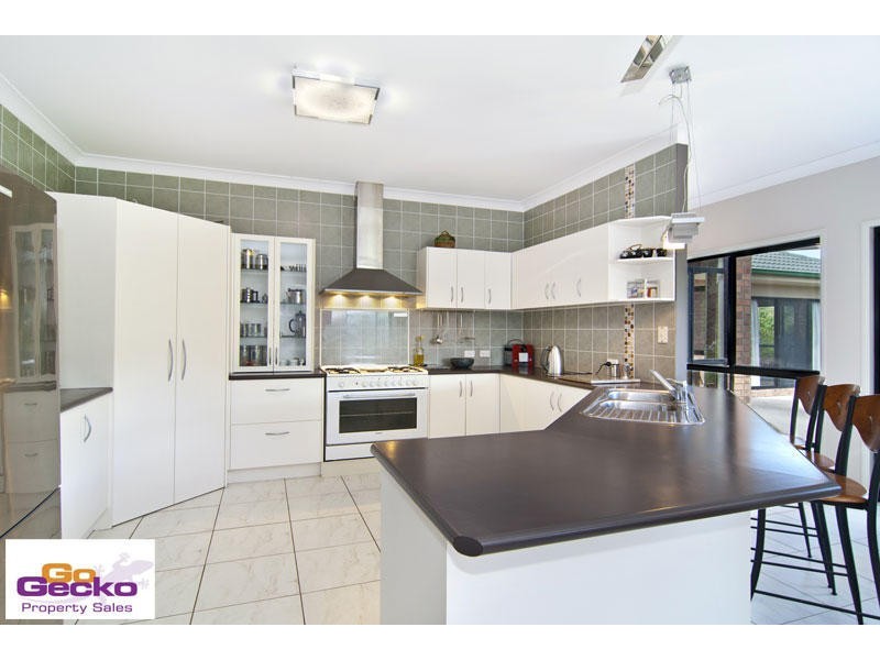 3 Dressage Close, Samford QLD 4520