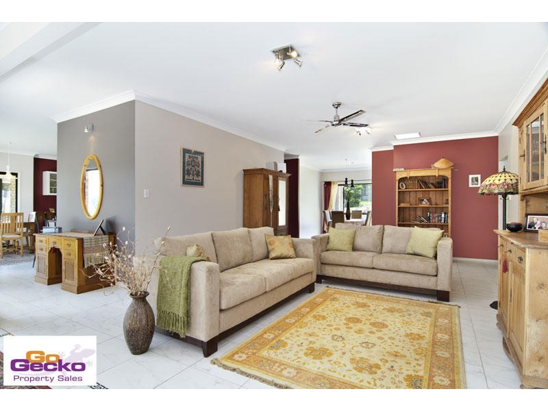 3 Dressage Close, Samford QLD 4520