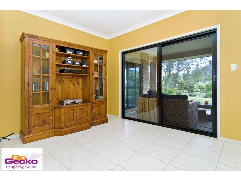 3 Dressage Close, Samford QLD 4520