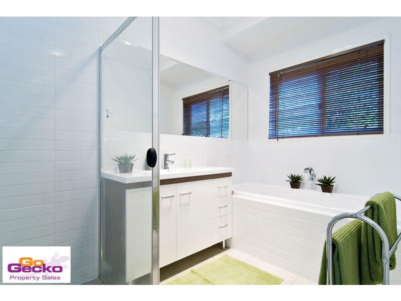 8 Chalmers Court, Samford QLD 4520