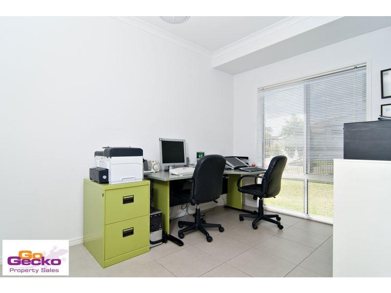 8 Chalmers Court, Samford QLD 4520