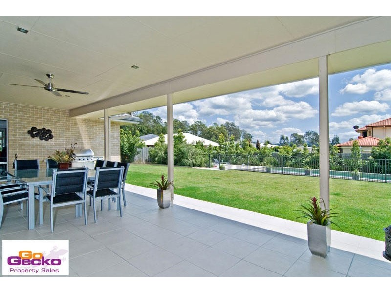 8 Chalmers Court, Samford QLD 4520