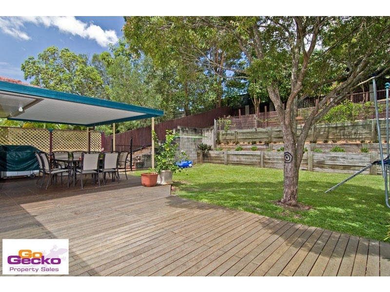 15 Yeerinbool Court, Arana Hills QLD 4054