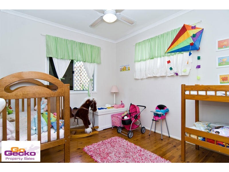 15 Yeerinbool Court, Arana Hills QLD 4054