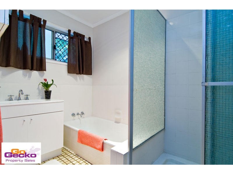 15 Yeerinbool Court, Arana Hills QLD 4054