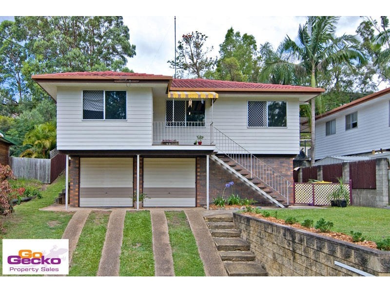 15 Yeerinbool Court, Arana Hills QLD 4054