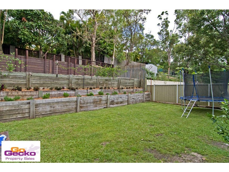 15 Yeerinbool Court, Arana Hills QLD 4054