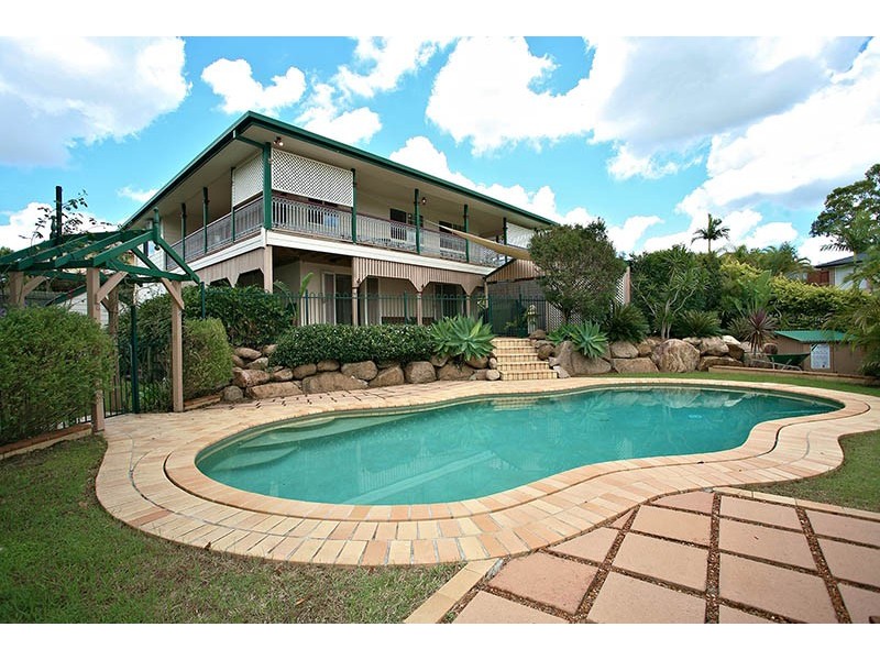 17 Gielgud Crescent, Mcdowall QLD 4053