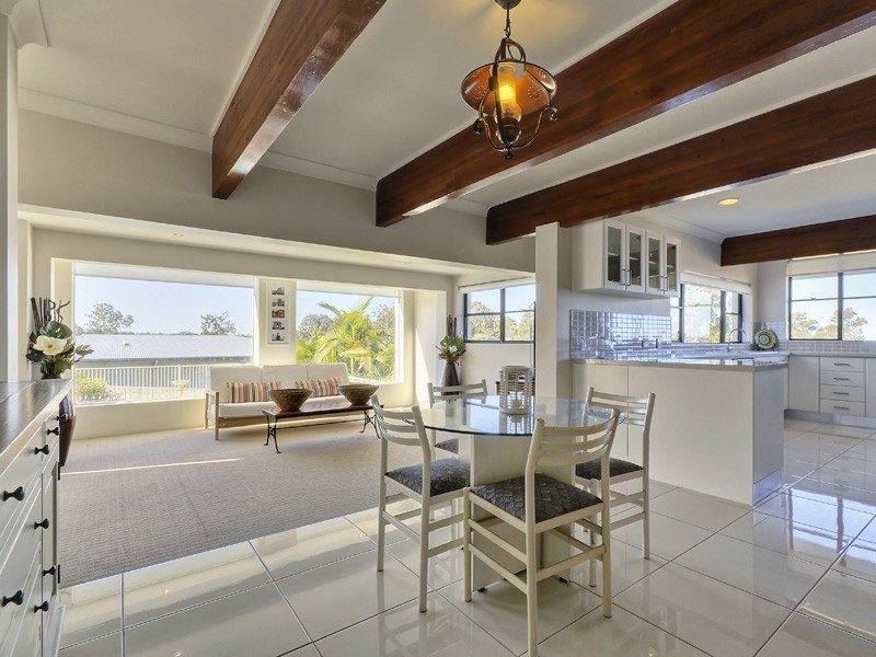 1115 South Pine Road, Arana Hills QLD 4054