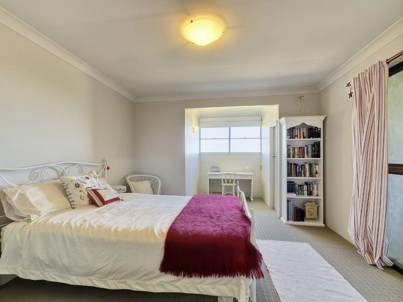 1115 South Pine Road, Arana Hills QLD 4054