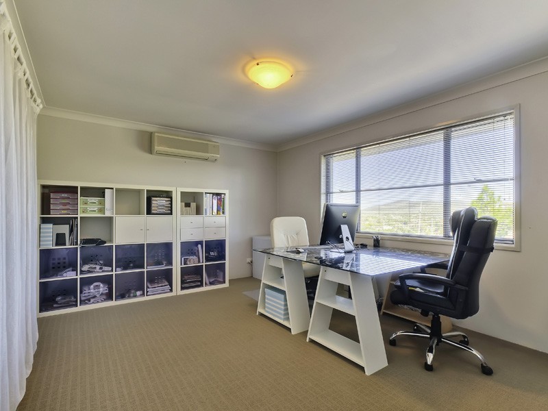 1115 South Pine Road, Arana Hills QLD 4054