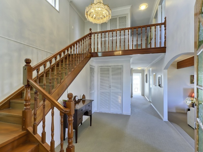 1115 South Pine Road, Arana Hills QLD 4054