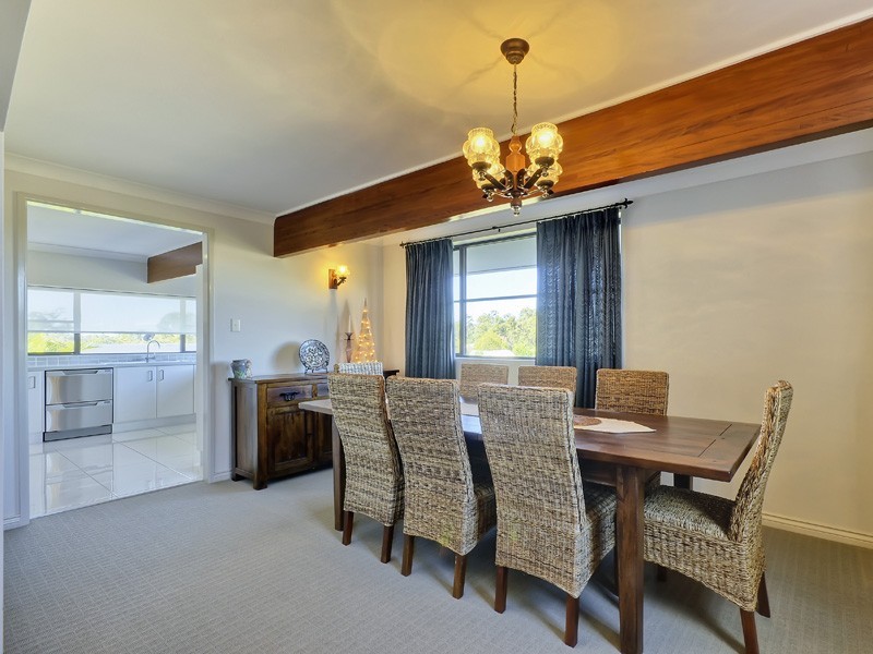 1115 South Pine Road, Arana Hills QLD 4054