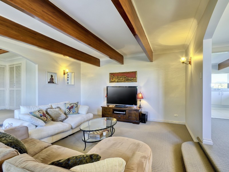 1115 South Pine Road, Arana Hills QLD 4054