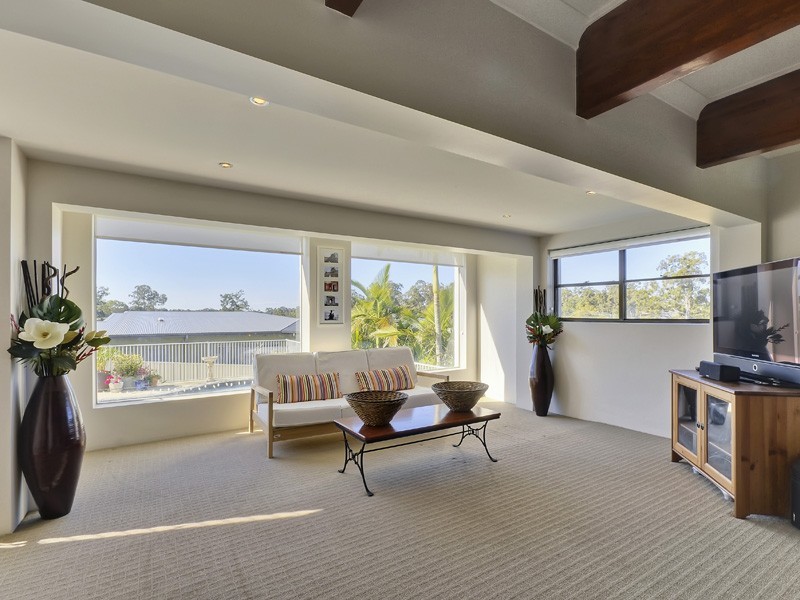 1115 South Pine Road, Arana Hills QLD 4054