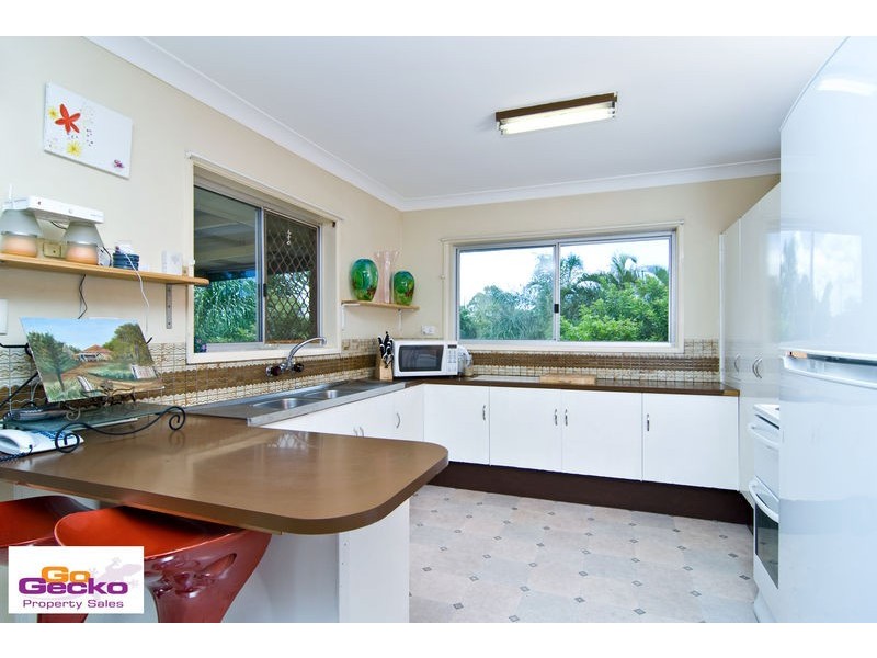 1136 South Pine Road, Arana Hills QLD 4054