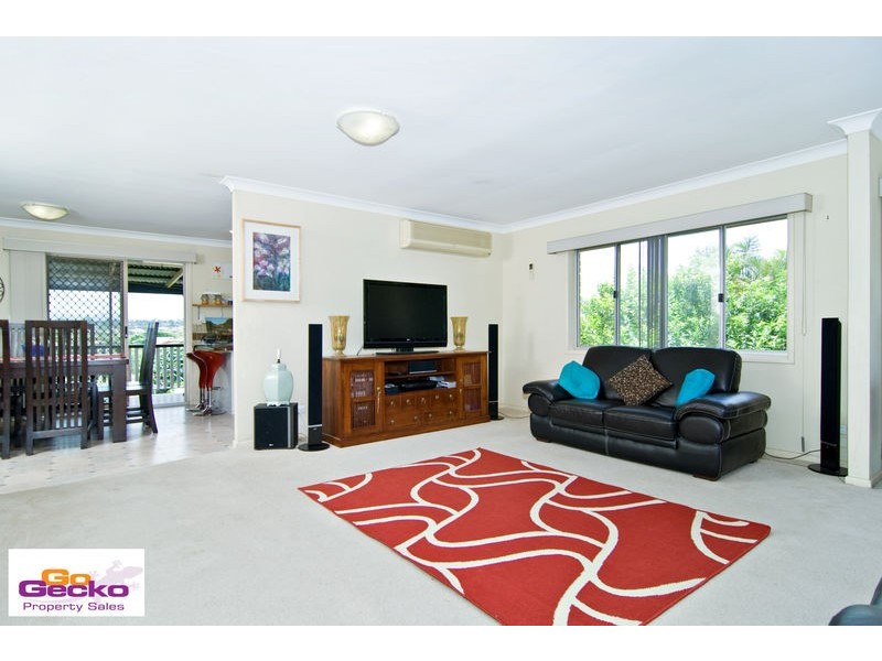 1136 South Pine Road, Arana Hills QLD 4054