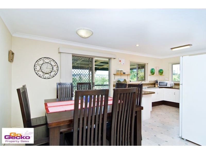 1136 South Pine Road, Arana Hills QLD 4054