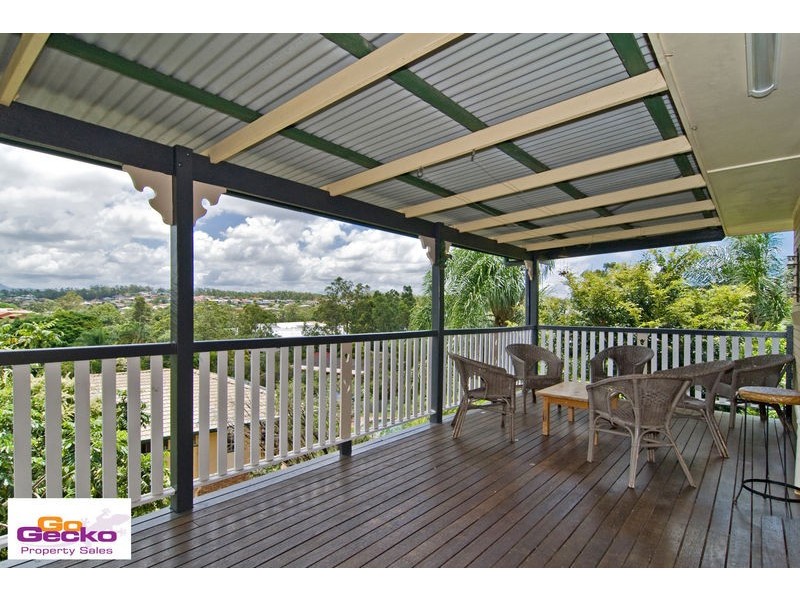 1136 South Pine Road, Arana Hills QLD 4054