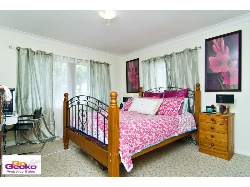 1136 South Pine Road, Arana Hills QLD 4054