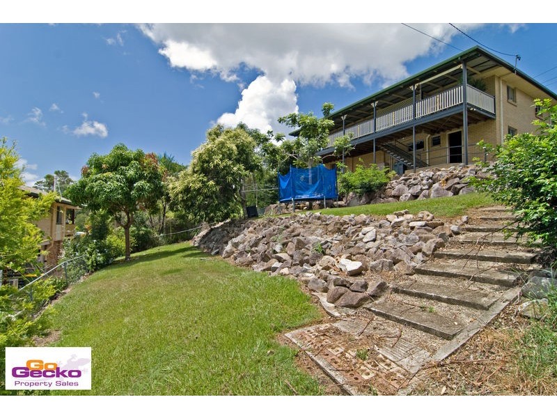 1136 South Pine Road, Arana Hills QLD 4054