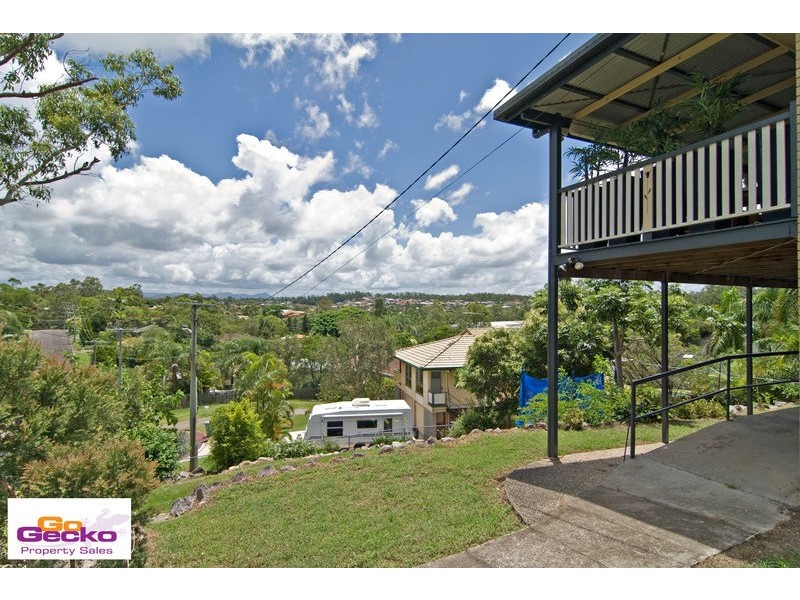 1136 South Pine Road, Arana Hills QLD 4054