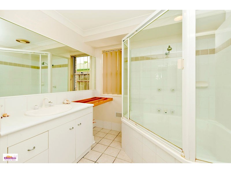 38 Kirralee Crescent, Upper Kedron QLD 4055