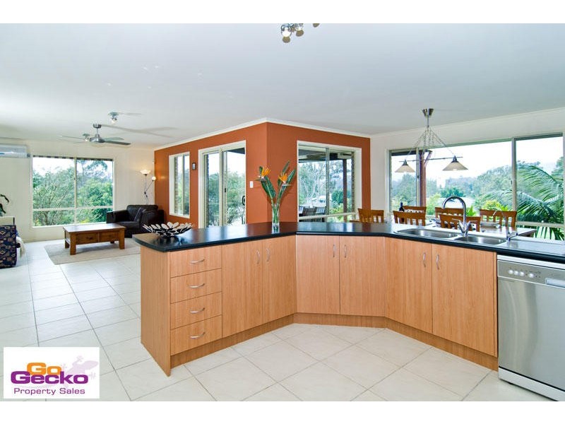 13 Meadowood Close, Samford QLD 4520