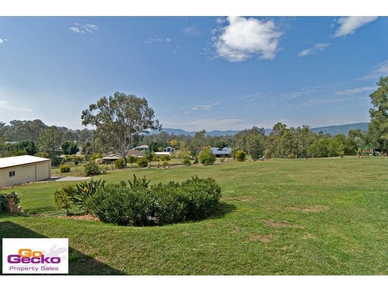 13 Meadowood Close, Samford QLD 4520