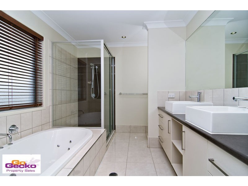 17 Evergreen Street, Mitchelton QLD 4053