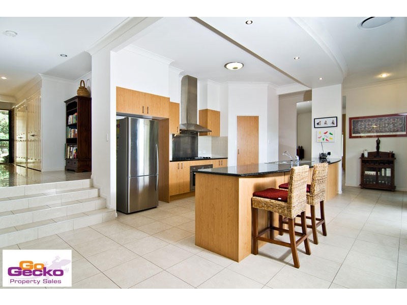 16 Balmoral Road, Samford QLD 4520