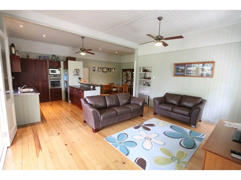 260 Hulcombe Road, Samford QLD 4520