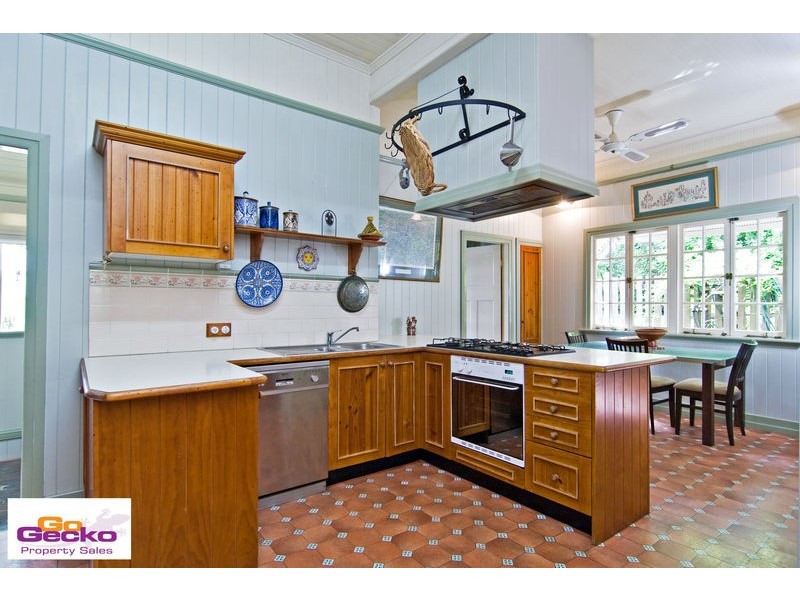 46 Rouen Road, Bardon QLD 4065