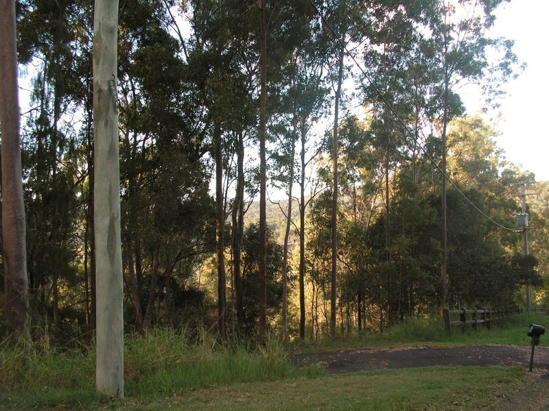 9 Lookout Court, Camp Mountain QLD 4520