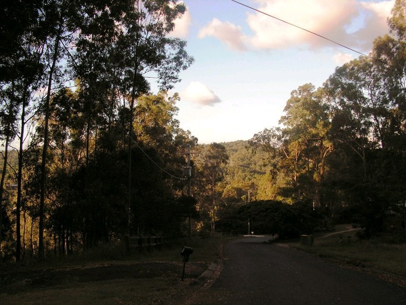 9 Lookout Court, Camp Mountain QLD 4520