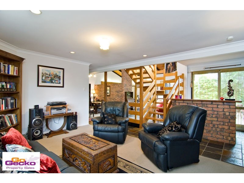 14 Leonarda Drive, Arana Hills QLD 4054