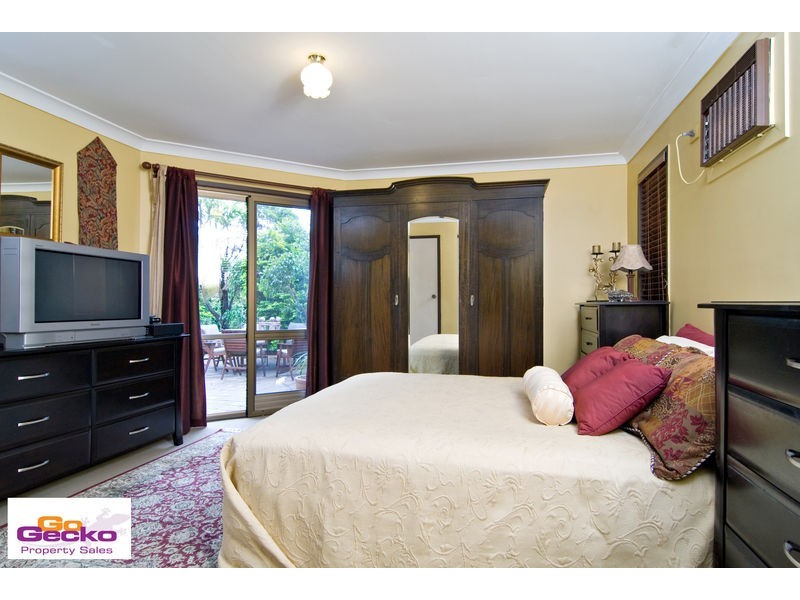 14 Leonarda Drive, Arana Hills QLD 4054